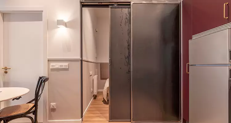 We Fix Closet Sliding Door in Lauderhill, FL 