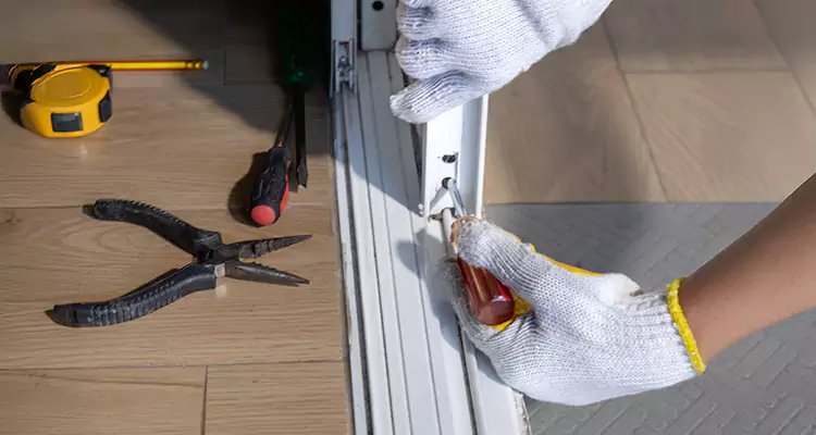 Screen Door Wheel Replacement in Lauderhill, FL