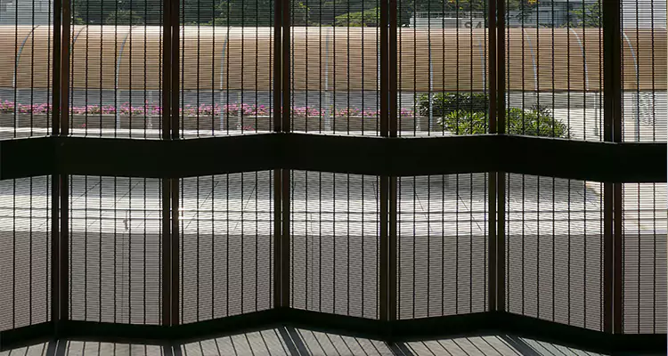 Front Screen Door Repair in Lauderhill, FL