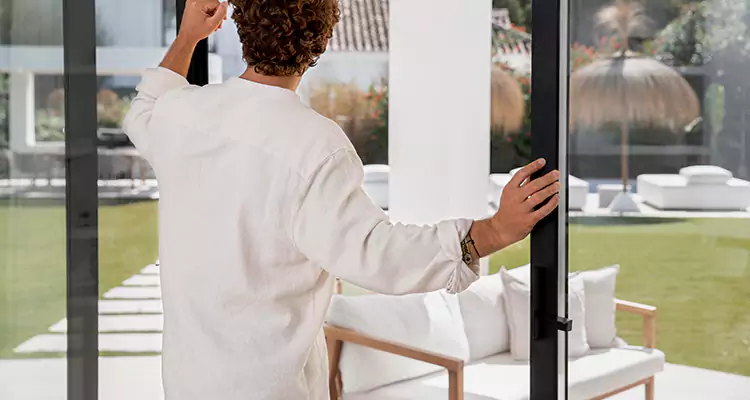 Sliding Screen Door Maintenance for Closing Issues in Lauderhill, FL