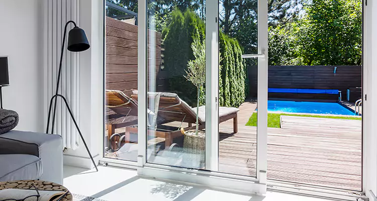 Fixing A Sliding Screen Door Roller in Lauderhill, FL